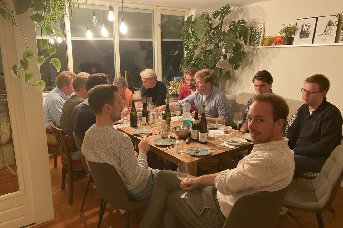 Een wijnproeverijpakket bestellen: zo organiseer je thuis de leukste avond | Wijn van 'n Vriend